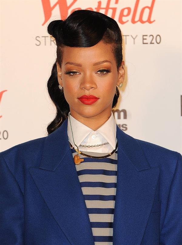 Rihanna Westfield Stratford Lights London Switch On (November 19, 2012) 