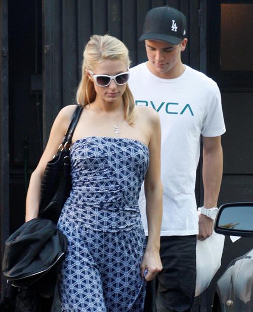 Paris Hilton Pictures Paris Hilton out And About in Beverly Hills 01.03.13