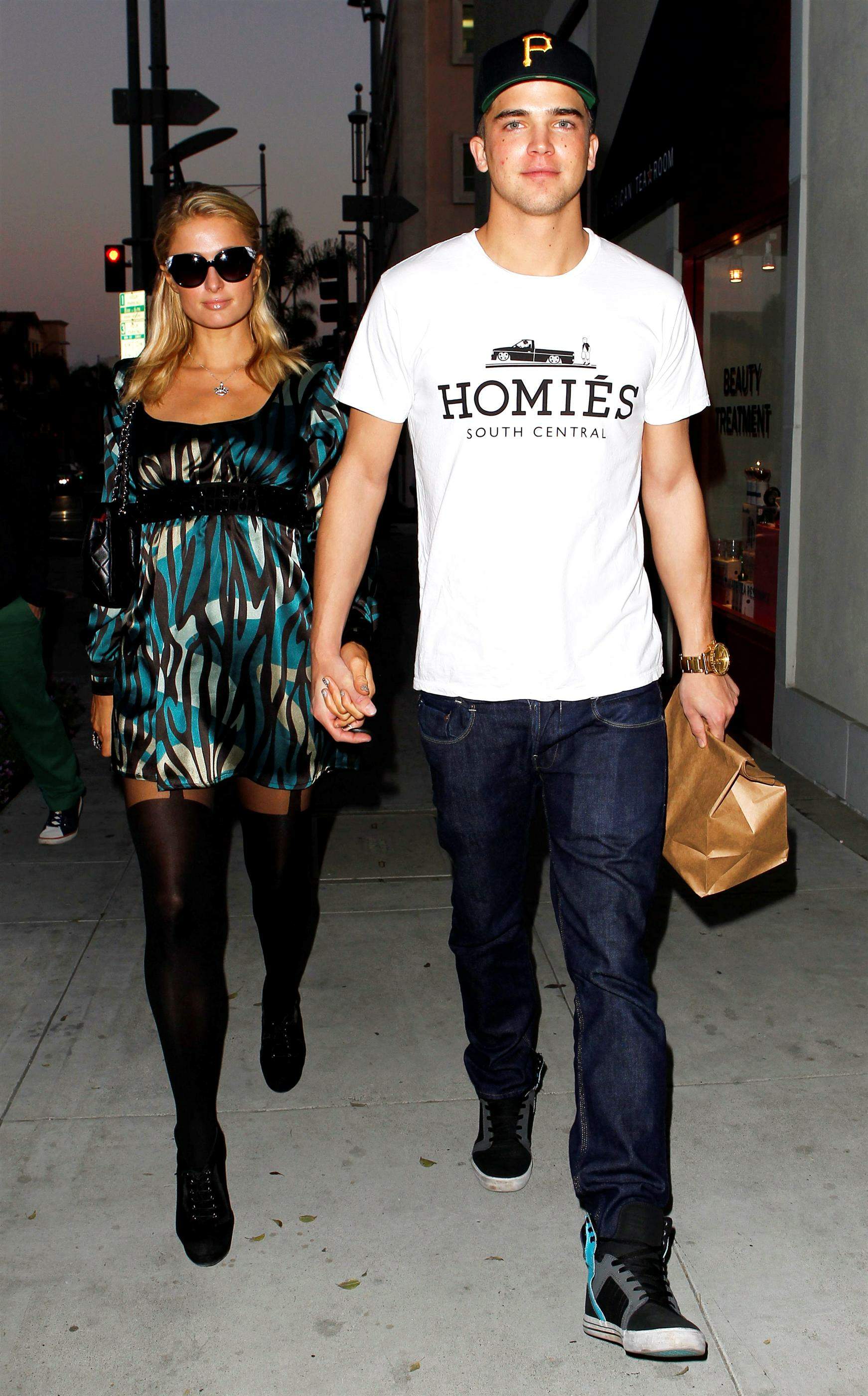 Paris Hilton Stops by Il Pastaio in Beverly Hills March 4, 2013 