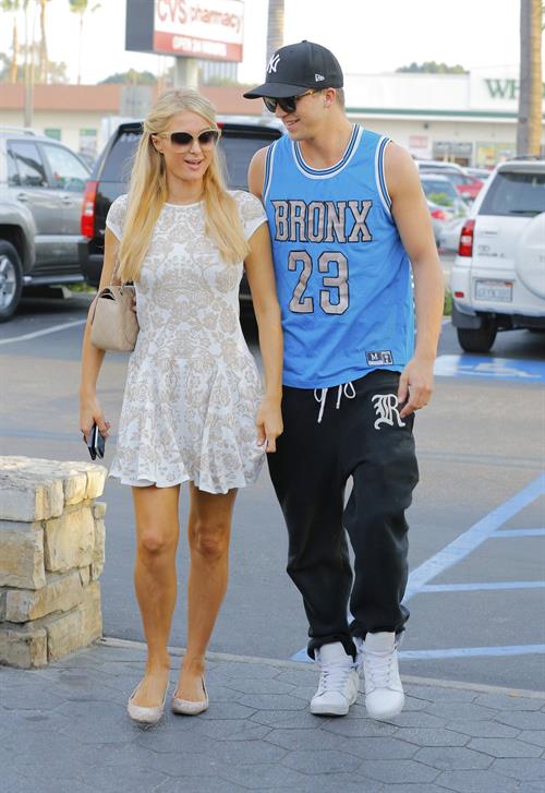 Paris Hilton Pictures Paris Hilton Shopping at the Grove April 3, 2013