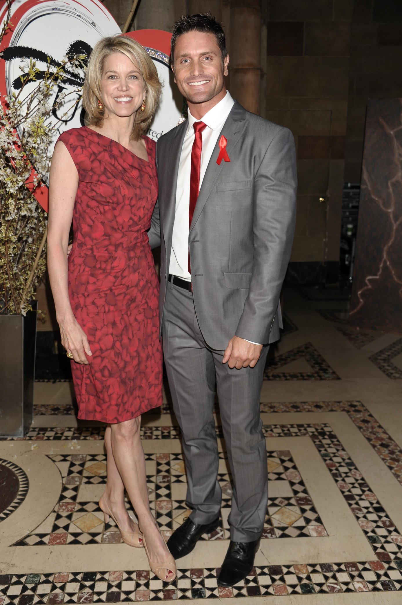 Paula Zahn Attends The 10th Annual Women Who Care Luncheon - NYC - May 5, 2012 