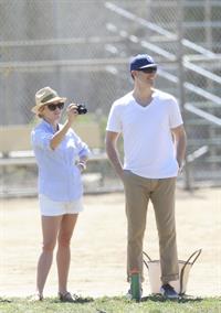 Reese Witherspoon Plays football with husband in Los Angeles (May 11, 2013) 
