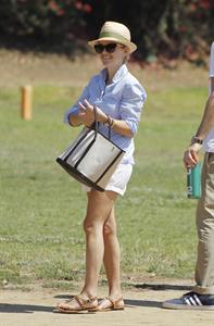 Reese Witherspoon Plays football with husband in Los Angeles (May 11, 2013) 