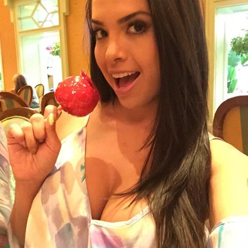 Franchesca del Carpio taking a selfie