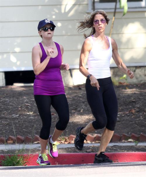 Reese Witherspoon - Jogs with a friend in Brentwood (29.05.2013) 