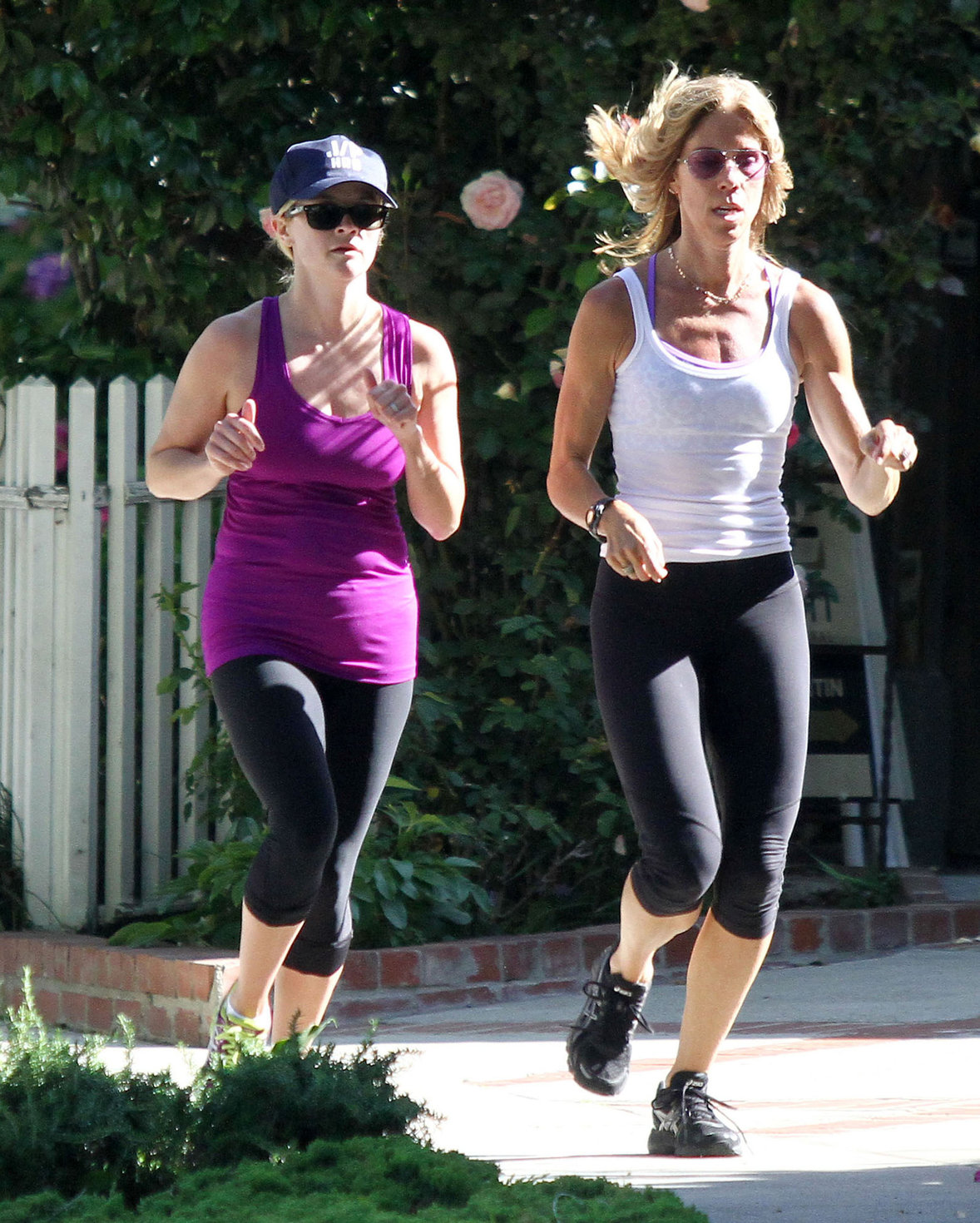 Reese Witherspoon - Jogs with a friend in Brentwood (29.05.2013) 