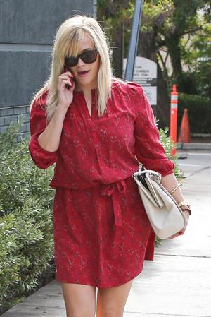 Reese Witherspoon - walking and talking in Los Angeles 12/15/12