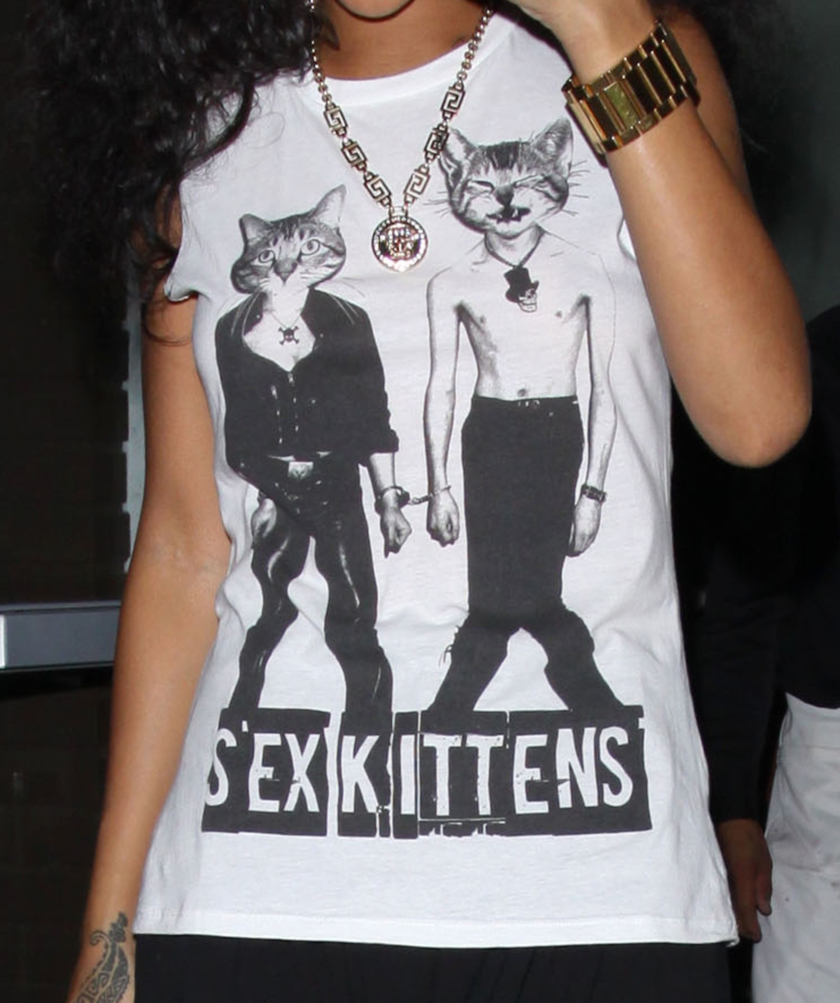 Rihanna - Leaves il Ristorante di Giorgio Baldi in Santa Monica 22.8.2012