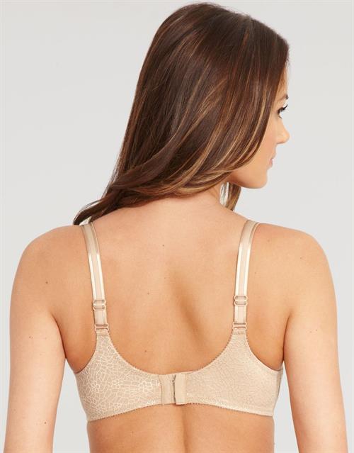 Talita Correa in lingerie