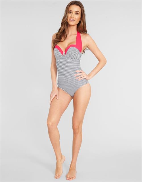 Talita Correa in lingerie