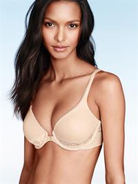 Lais Ribeiro in lingerie