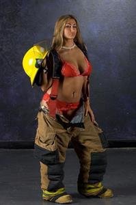 Shana Kampf in lingerie