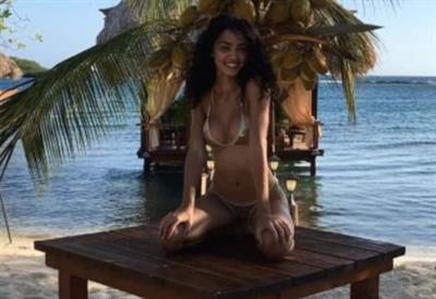 Raven Lyn in a bikini