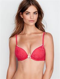 Robin Holzken in lingerie