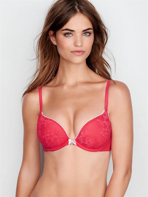 Robin Holzken in lingerie