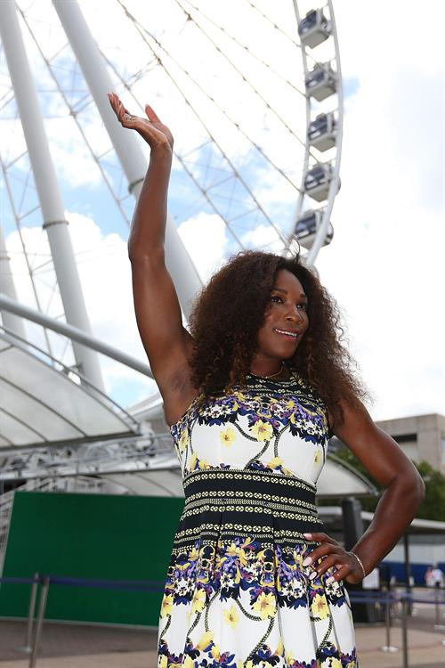 Serena Williams poses for a Photograph at the Wheel of Brisbane in South Bank December 31, 2012 