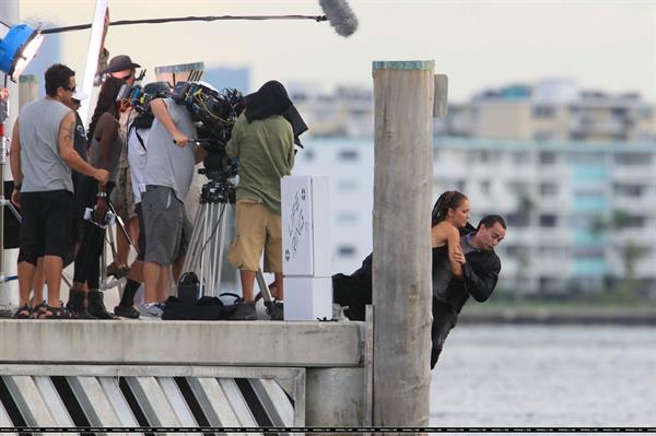 Minka Kelly films Charlie's Angels on a beach in Miami 02-09-2011 