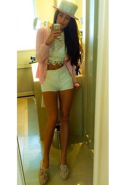 Anna Andres taking a selfie