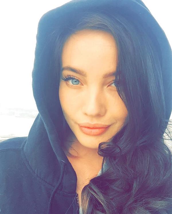 Stephanie Corneliussen taking a selfie