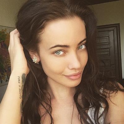 Stephanie Corneliussen taking a selfie