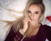 Anna Nyström taking a selfie