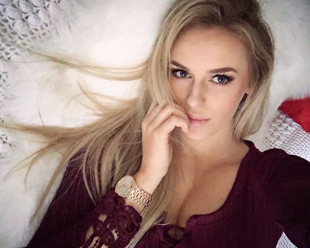 Anna Nyström taking a selfie