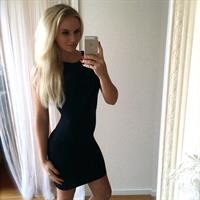 Anna Nyström taking a selfie