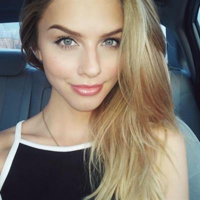 Marina Laswick taking a selfie