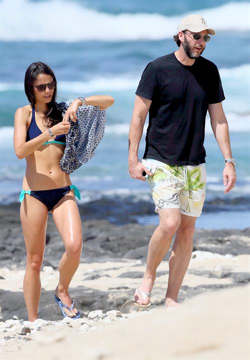 Jordana Brewster in a black bikini in Hawaii, August 30, 2014