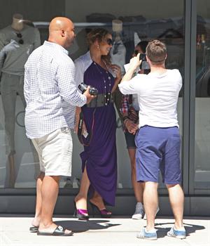 Mariah Carey strolls around New York City August 25, 2014