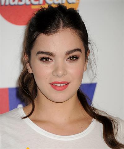 Hailee Steinfeld 4th Biennial Stand Up To Cancer SU2C September 5, 2014