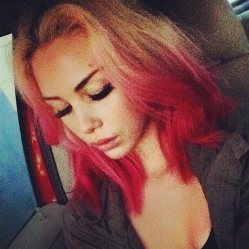 Taylor Godfrey taking a selfie