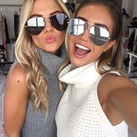 Pia Muehlenbeck taking a selfie