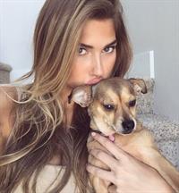 Kara del Toro taking a selfie