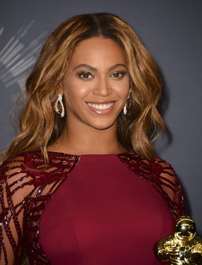 Beyonce at the 2014 MTV Video Music Awards, Inglewood August 24, 2014