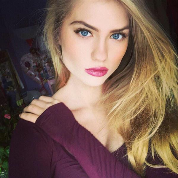 Alexandria Morgan taking a selfie