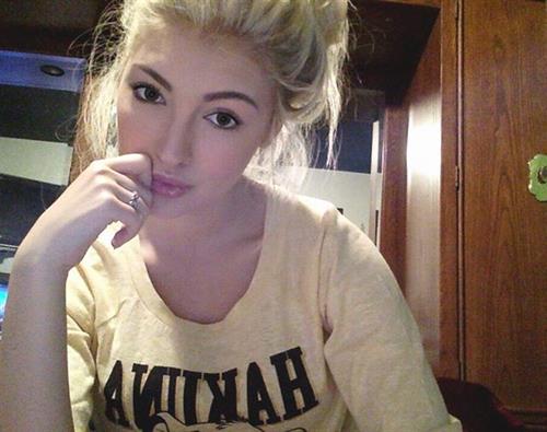 Anna Faith Carlson taking a selfie