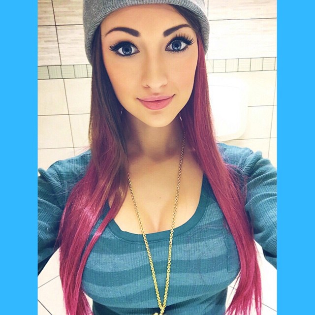 Anna Faith Carlson taking a selfie