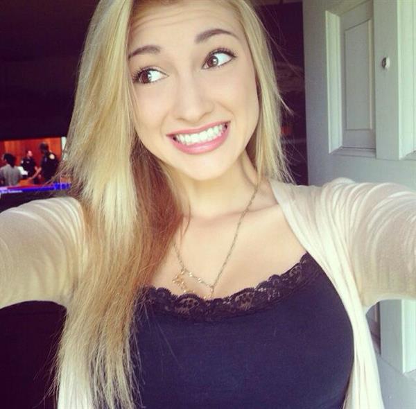 Anna Faith Carlson taking a selfie