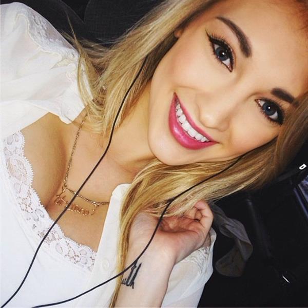 Anna Faith Carlson taking a selfie