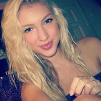 Anna Faith Carlson taking a selfie