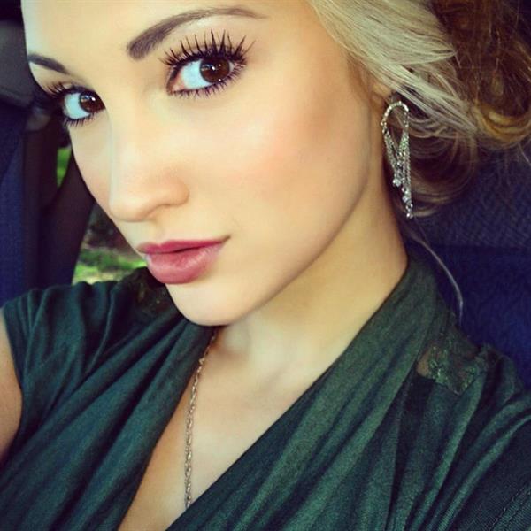 Anna Faith Carlson taking a selfie