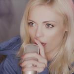 Katja Glieson taking a selfie