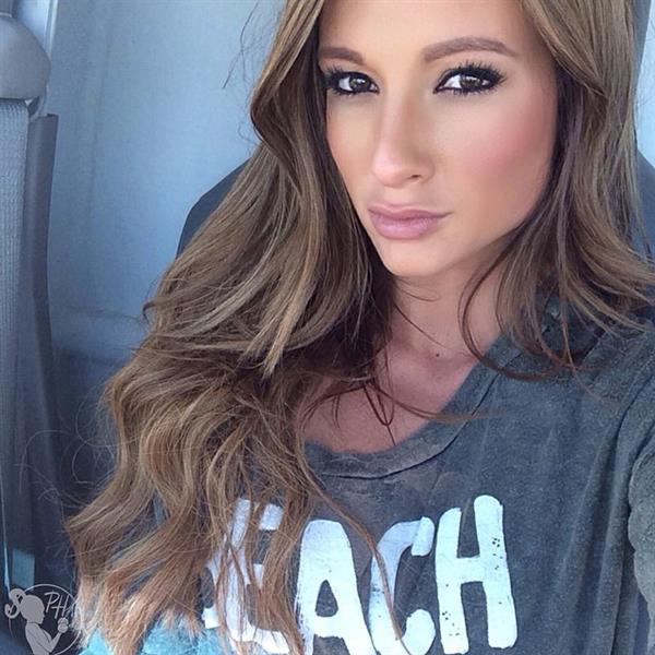 Paige Hathaway taking a selfie