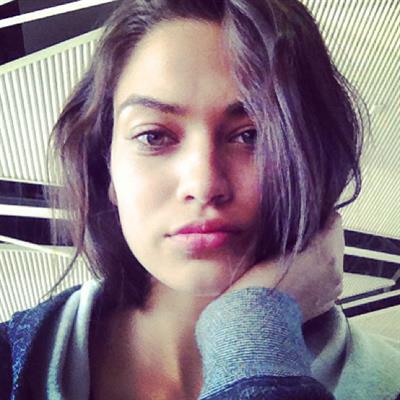 Shanina Shaik taking a selfie