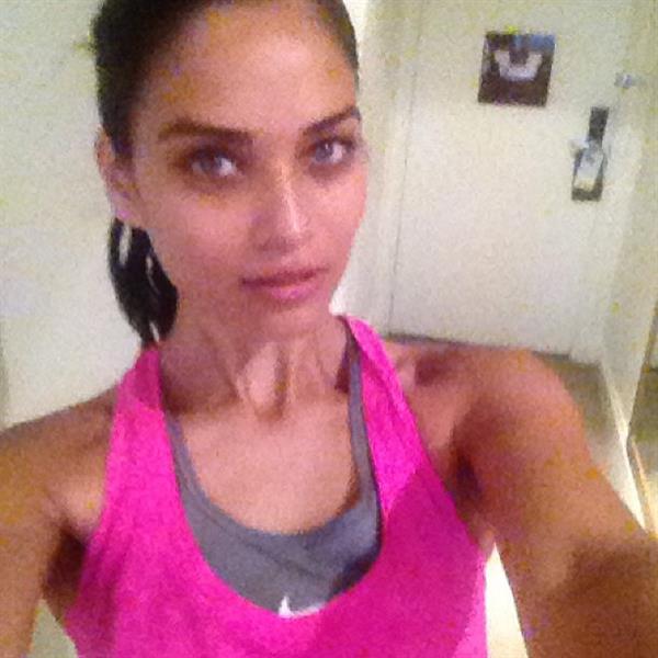 Shanina Shaik taking a selfie