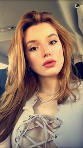 Bella Thorne taking a selfie
