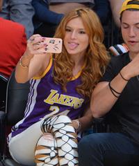 Bella Thorne taking a selfie