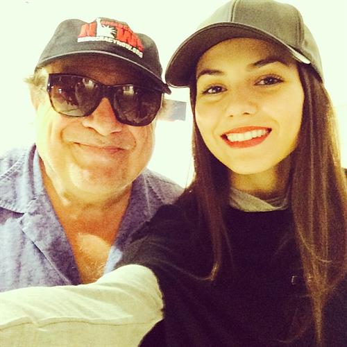 Victoria Justice taking a selfie