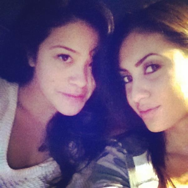 Francia Raisa taking a selfie